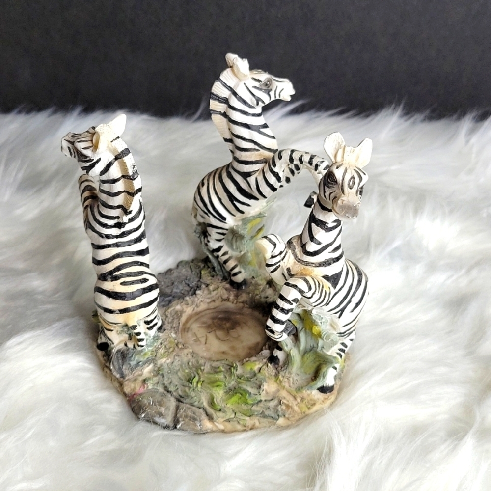 THREE ZEBRA Tealight‎ Candle Holder